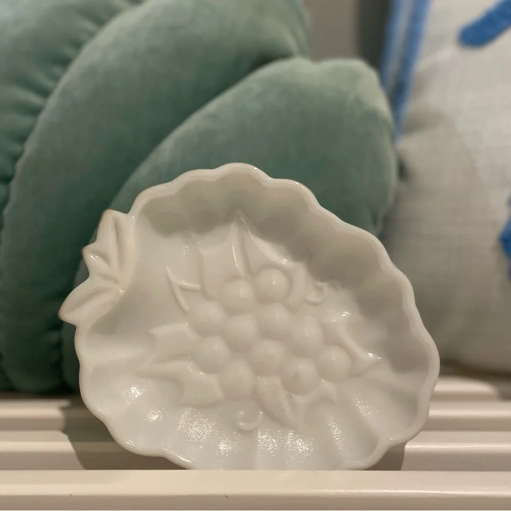 White Glass Dish Indiana Vintage‎ Milk Glass Colony Harvest Grapes Set Of 3 MCM